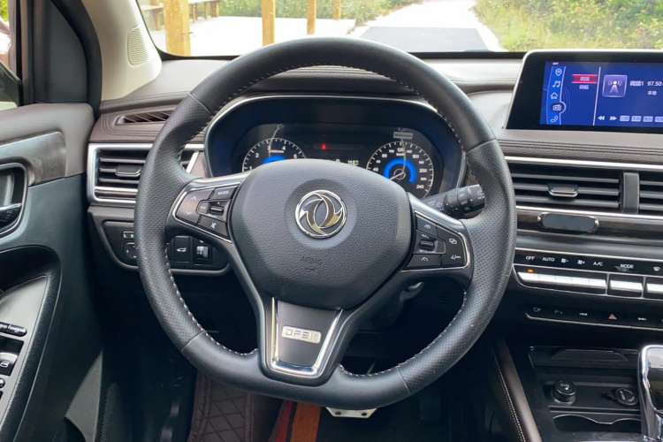 Used Dongfeng Fengon 580 2017 1.5T CVT Smart Connectivity Model Steering Wheel