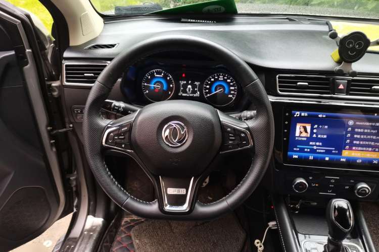 Used Dongfeng Fengon 580 2017 Revised Version 1.5T CVT Luxury Edition Steering Wheel