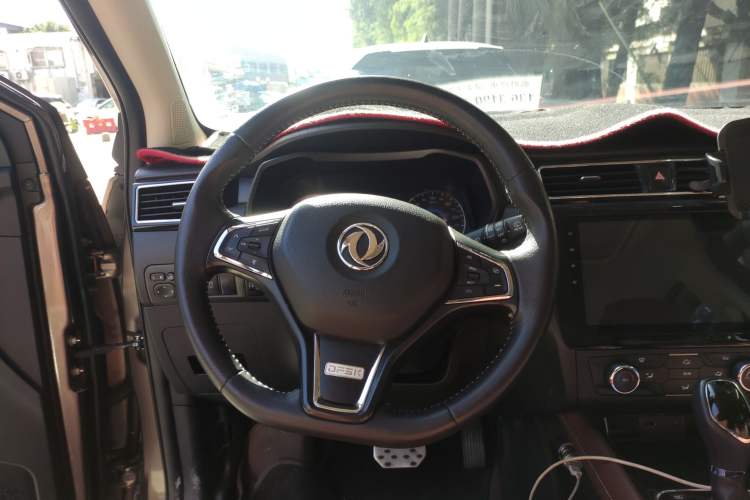 Used Dongfeng Fengon 580 2017 Revised Version 1.5T CVT Luxury Edition Steering Wheel