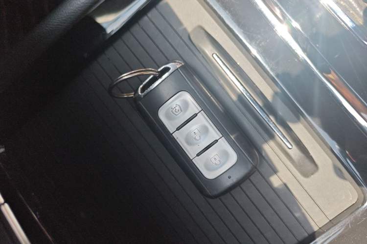 Used Dongfeng Fengon 580 2017 1.5T CVT Smart Style Model Vehicle Key