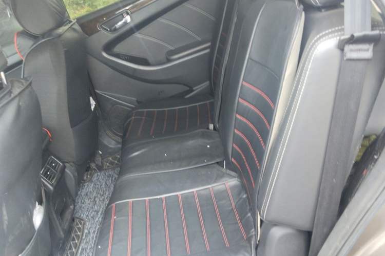 Used Dongfeng Fengon 580 2017 1.5T CVT Smart Style Model Left Rear Seat