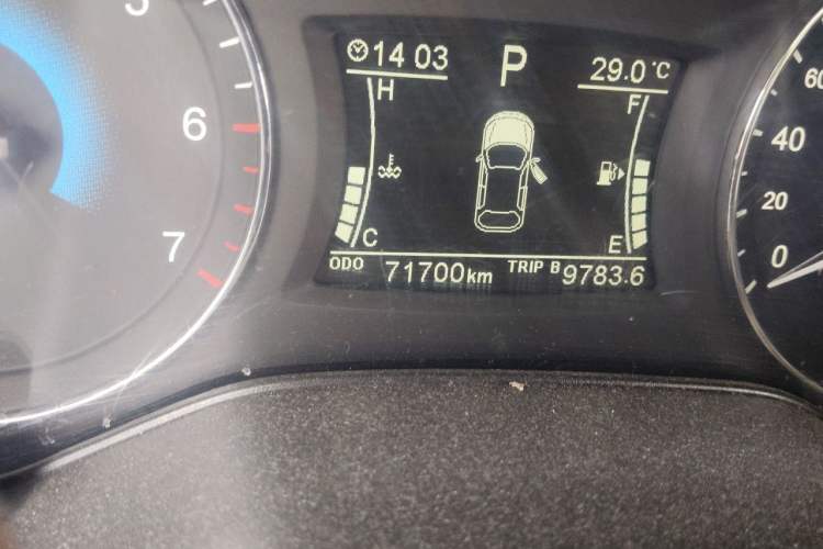 Used Dongfeng Fengon 580 2017 1.5T CVT Smart Style Model Odometer Close Up
