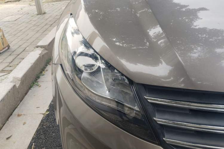 Used Dongfeng Fengon 580 2017 1.5T CVT Smart Style Model Right Front Headlight