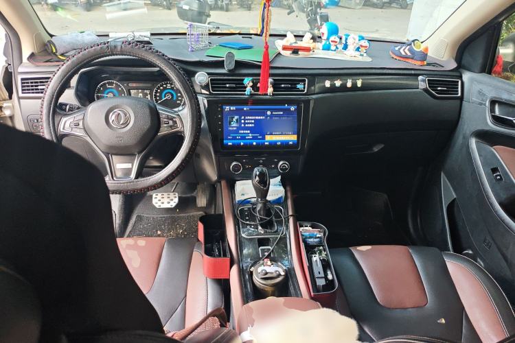 Used Dongfeng Fengon 580 2017 Revised Version 1.5T CVT Luxury Edition Center Console