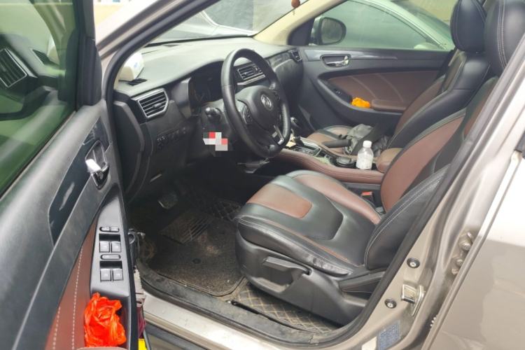 Used Dongfeng Fengon 580 2017 Revised Version 1.5T CVT Luxury Edition Driver Seat