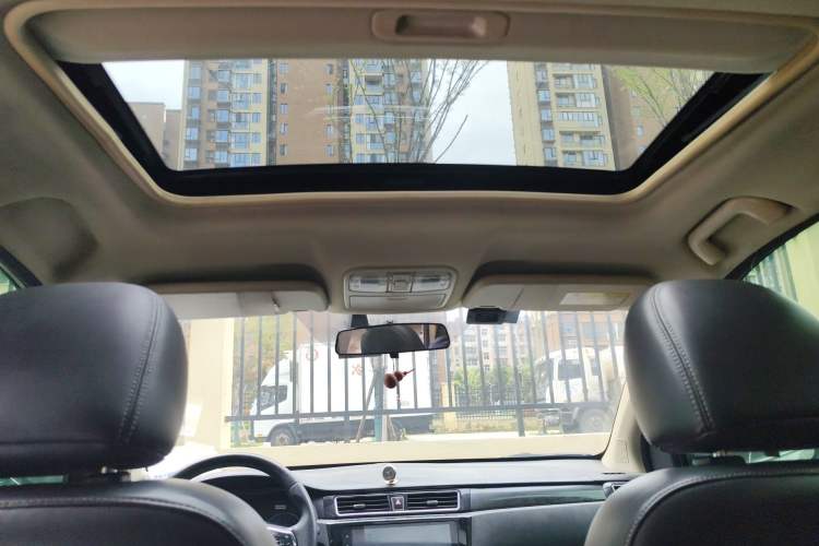 Used Dongfeng Fengon 580 2017 Revised Version 1.5T CVT Luxury Edition Headliner