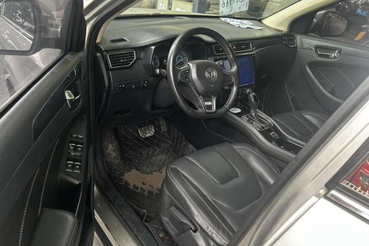 Used Dongfeng Fengon 580 2017 1.5T CVT Comfort Model Interior 2