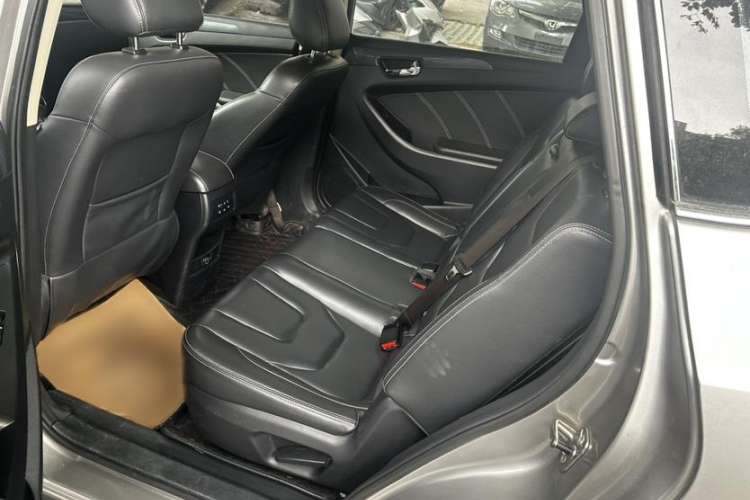 Used Dongfeng Fengon 580 2017 1.5T CVT Comfort Model Interior 3