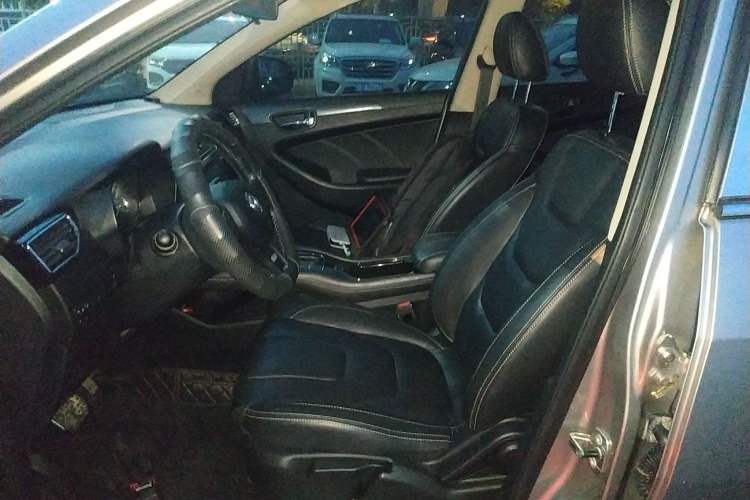 Used Dongfeng Fengon 580 2017 1.5T CVT Comfort Model Left Front Seat