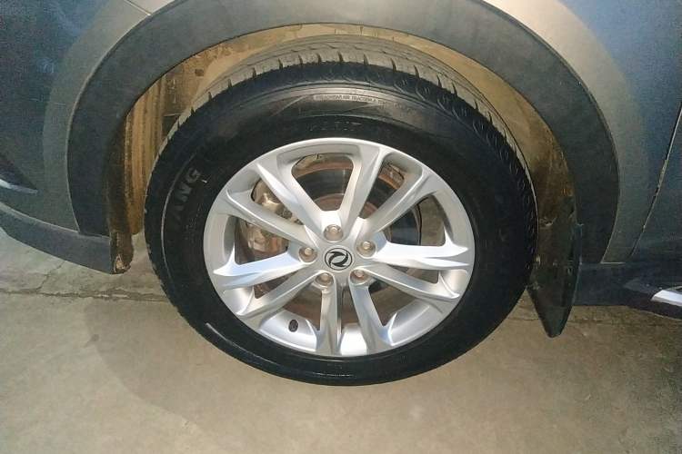 Used Dongfeng Fengon 580 2017 1.5T CVT Comfort Model Left Front Wheel Hub