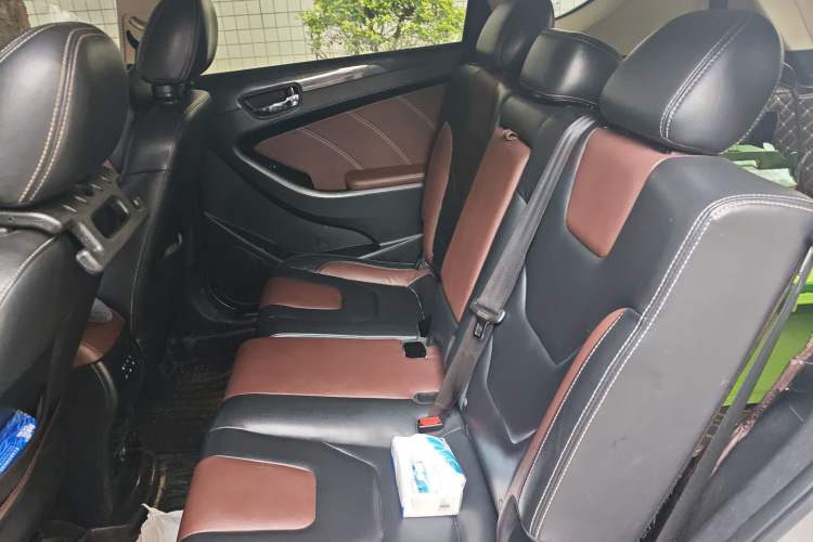 Used Dongfeng Fengon 580 2017 Revised Version 1.5T CVT Luxury Edition Left Rear Seat