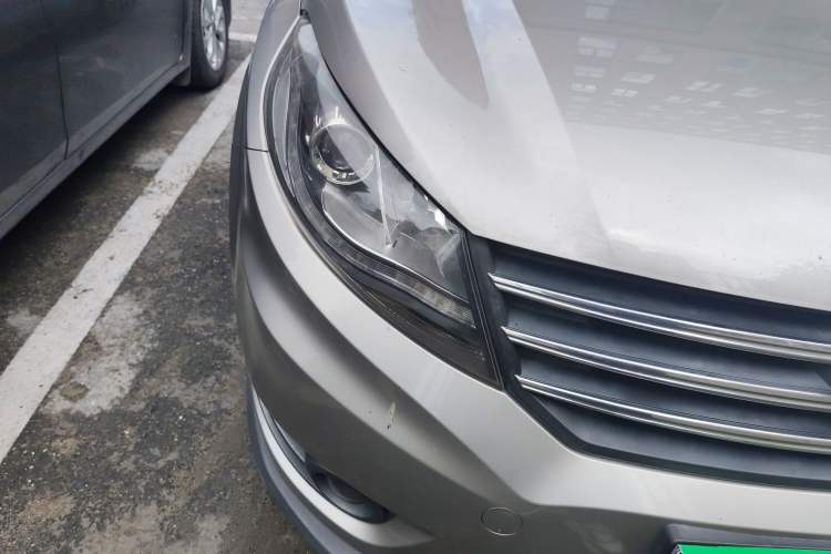 Used Dongfeng Fengon 580 2017 Revised Version 1.5T CVT Luxury Edition Right Front Headlight