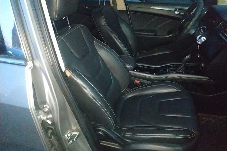 Used Dongfeng Fengon 580 2017 1.5T CVT Comfort Model Right Front Seat