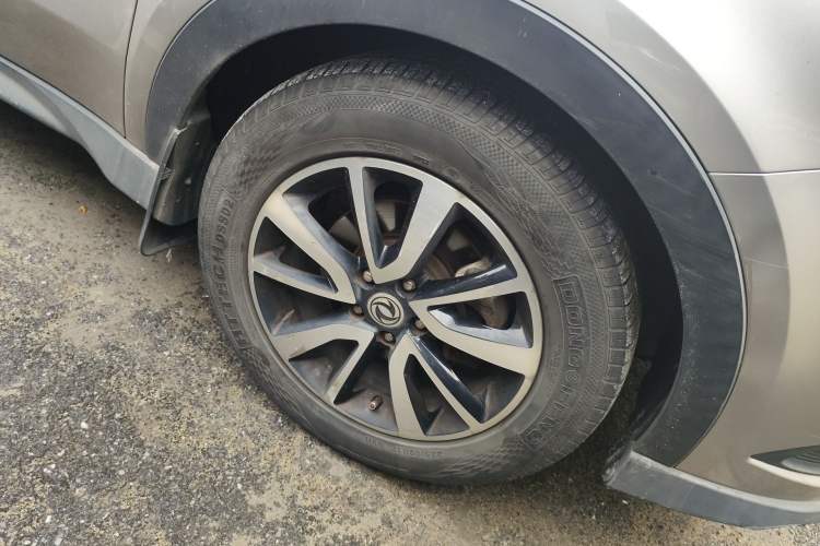 Used Dongfeng Fengon 580 2017 Revised Version 1.5T CVT Luxury Edition Right Front Wheel Hub