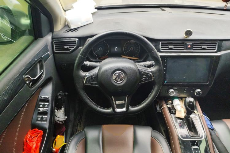 Used Dongfeng Fengon 580 2017 Revised Version 1.5T CVT Luxury Edition Steering Wheel