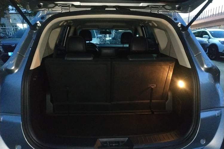 Used Dongfeng Fengon 580 2017 1.5T CVT Comfort Model Trunk