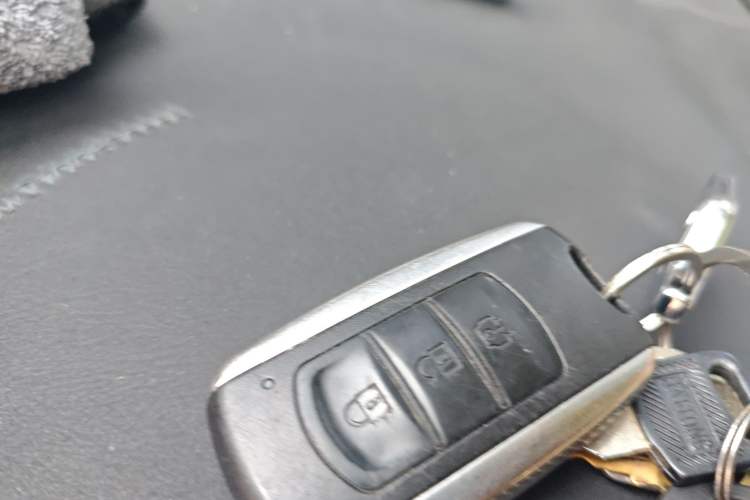 Used Dongfeng Fengon 580 2017 Revised Version 1.5T CVT Luxury Edition Vehicle Key