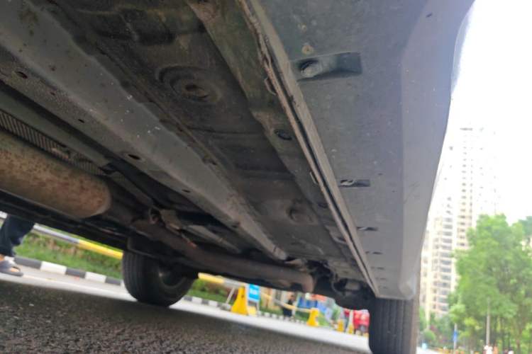 Used Dongfeng Fengon 580 2017 1.5T CVT Smart Style Model Chassis Front Left