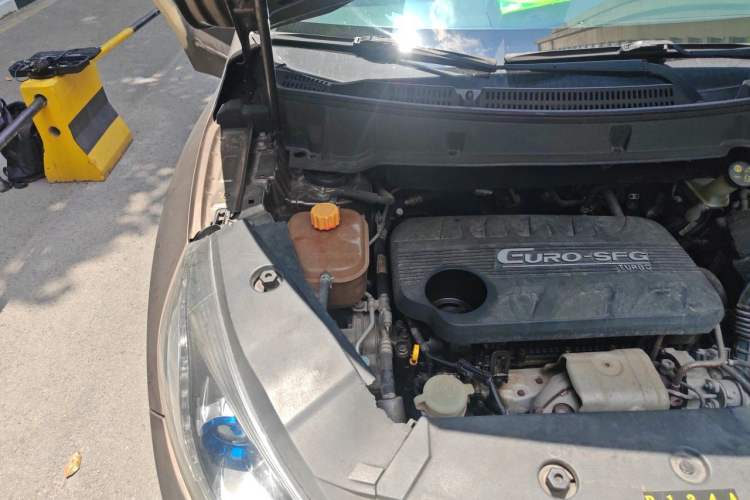 Used Dongfeng Fengon 580 2017 1.5T CVT Smart Style Model Engine Bay Right