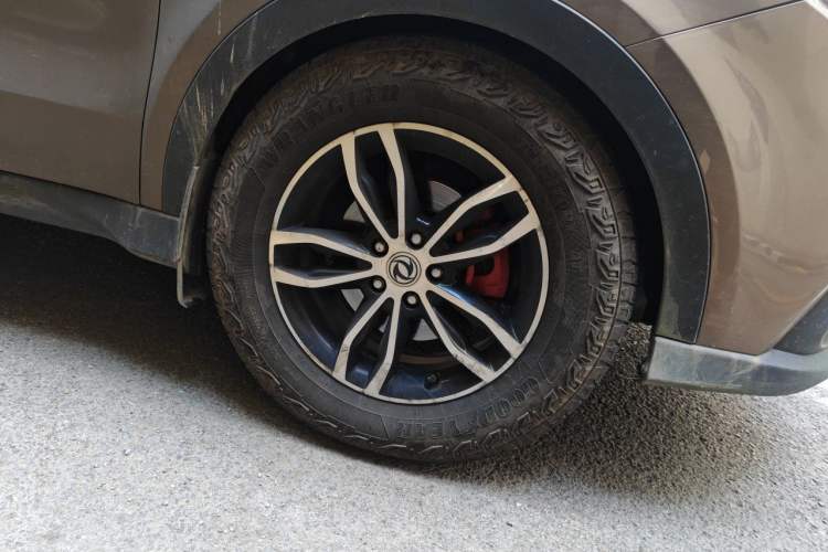 Used Dongfeng Fengon 580 2017 1.5T CVT Smart Style Model Right Front Wheel Hub