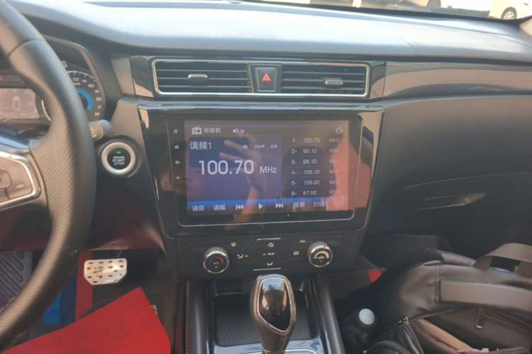 Used Dongfeng Fengon 580 2017 Revised Version 1.5T CVT Luxury Edition Audio And AC Panel