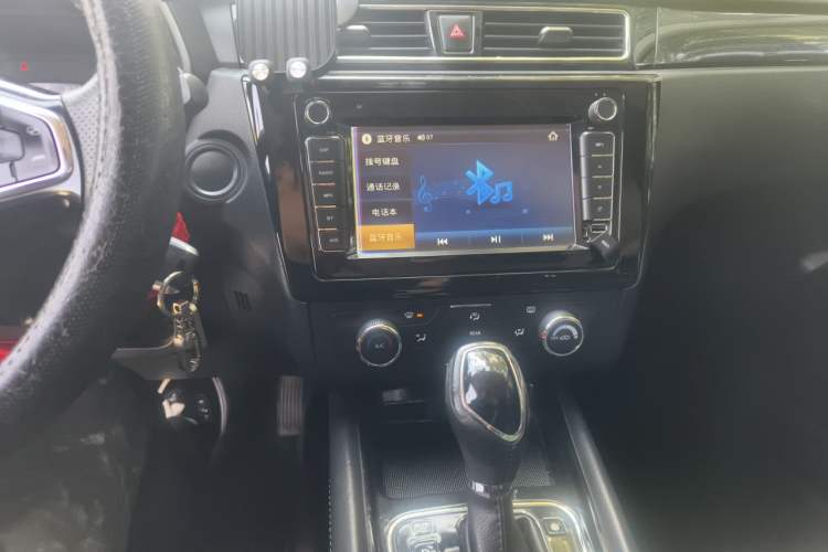 Used Dongfeng Fengon 580 2017 1.5T CVT Comfort Model Audio And AC Panel