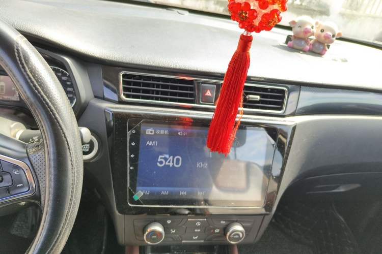 Used Dongfeng Fengon 580 2017 1.5T CVT Luxury Model Audio And AC Panel