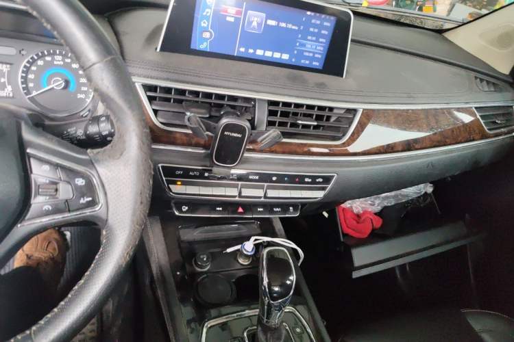 Used Dongfeng Fengon 580 2017 1.5T CVT Smart Style Model Audio And AC Panel