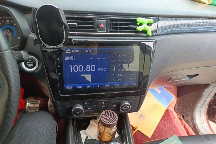 Used Dongfeng Fengon 580 2017 1.5T Manual Luxury Model Audio And AC Panel