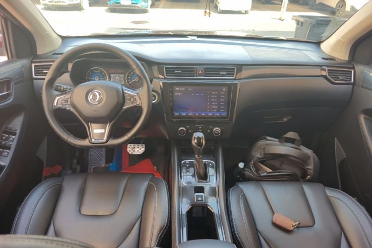 Used Dongfeng Fengon 580 2017 Revised Version 1.5T CVT Luxury Edition Center Console