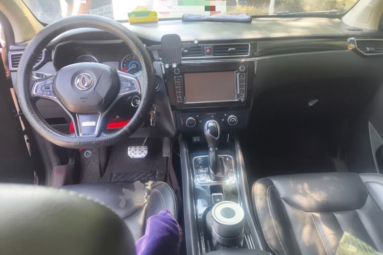 Used Dongfeng Fengon 580 2017 1.5T CVT Comfort Model Center Console