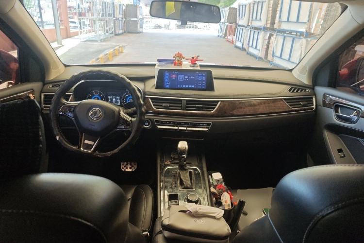 Used Dongfeng Fengon 580 2017 1.5T CVT Smart Style Model Center Console