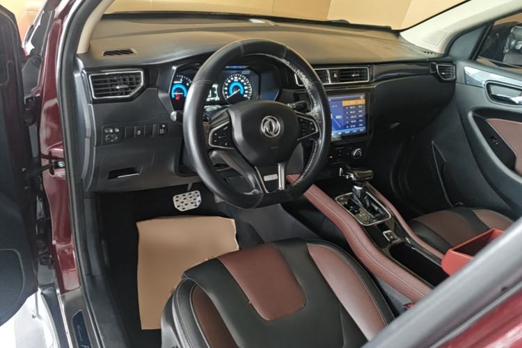 Used Dongfeng Fengon 580 2017 1.5T CVT Luxury Model Center Console