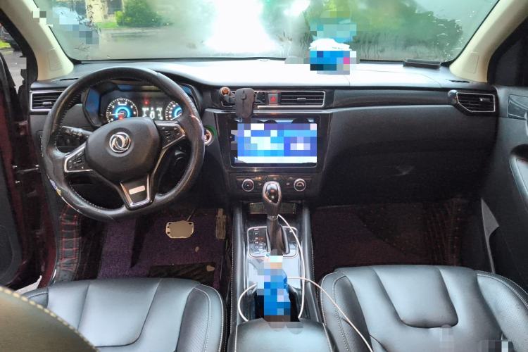 Used Dongfeng Fengon 580 2017 1.5T CVT Luxury Model Center Console