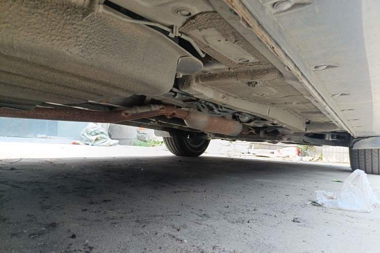 Used Dongfeng Fengon 580 2017 1.5T Manual Luxury Model Chassis Rear Right
