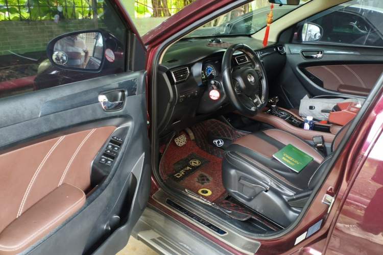 Used Dongfeng Fengon 580 2017 1.5T CVT Luxury Model Driver Seat
