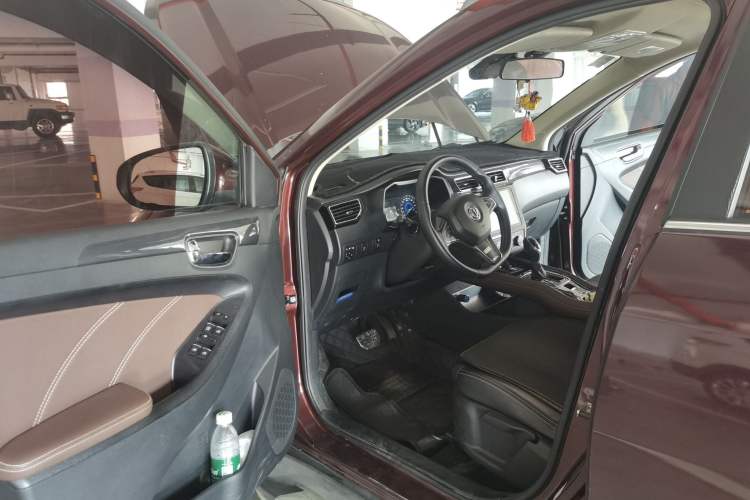 Used Dongfeng Fengon 580 2017 1.5T CVT Luxury Model Driver Seat