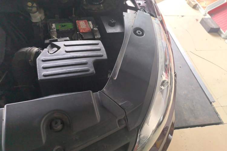 Used Dongfeng Fengon 580 2017 1.5T CVT Luxury Model Engine Bay Left