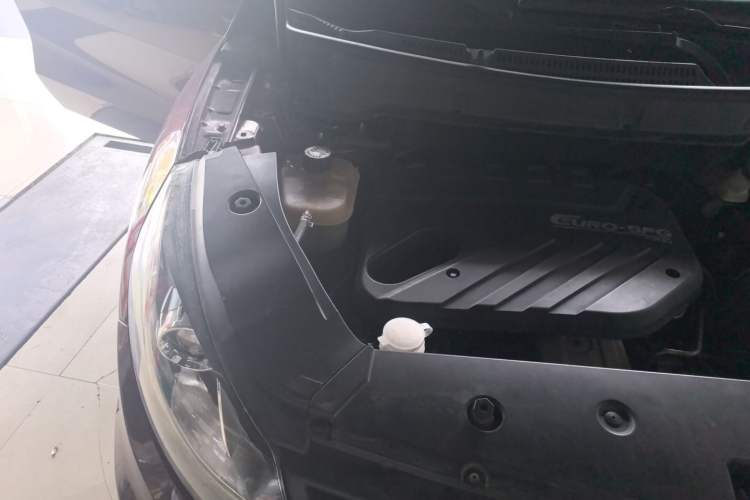 Used Dongfeng Fengon 580 2017 1.5T CVT Luxury Model Engine Bay Right
