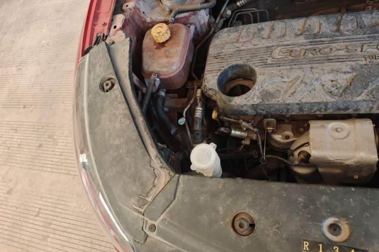 Used Dongfeng Fengon 580 2017 1.5T CVT Smart Style Model Engine Bay Right