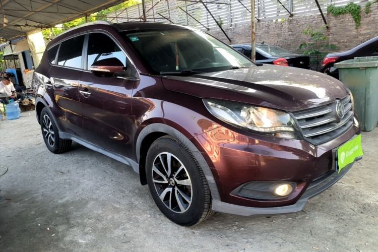 Used Dongfeng Fengon 580 2017 Revised Version 1.5T CVT Luxury Edition Front Right 45 Deg