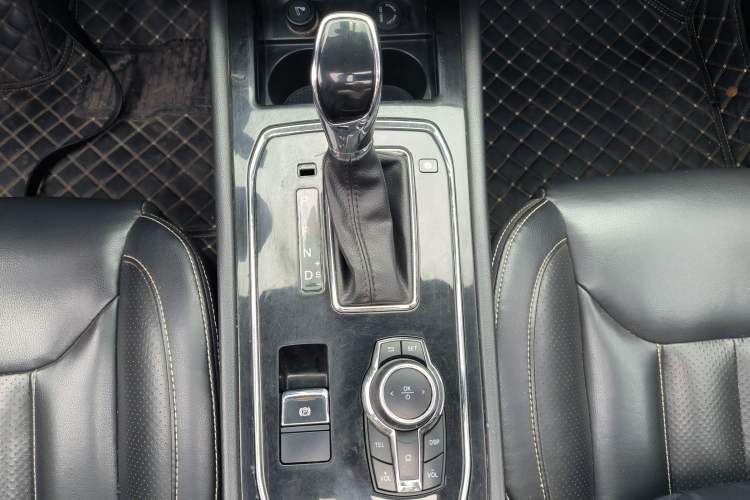 Used Dongfeng Fengon 580 2017 1.5T CVT Smart Style Model Gear Lever