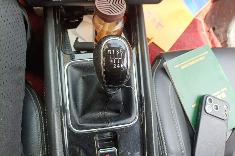 Used Dongfeng Fengon 580 2017 1.5T Manual Luxury Model Gear Lever