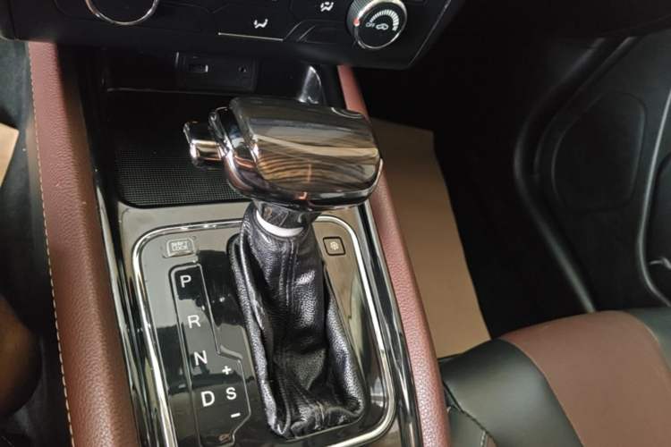 Used Dongfeng Fengon 580 2017 1.5T CVT Luxury Model Gear Lever