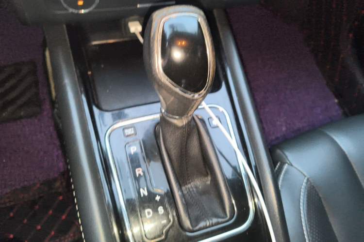 Used Dongfeng Fengon 580 2017 1.5T CVT Luxury Model Gear Lever