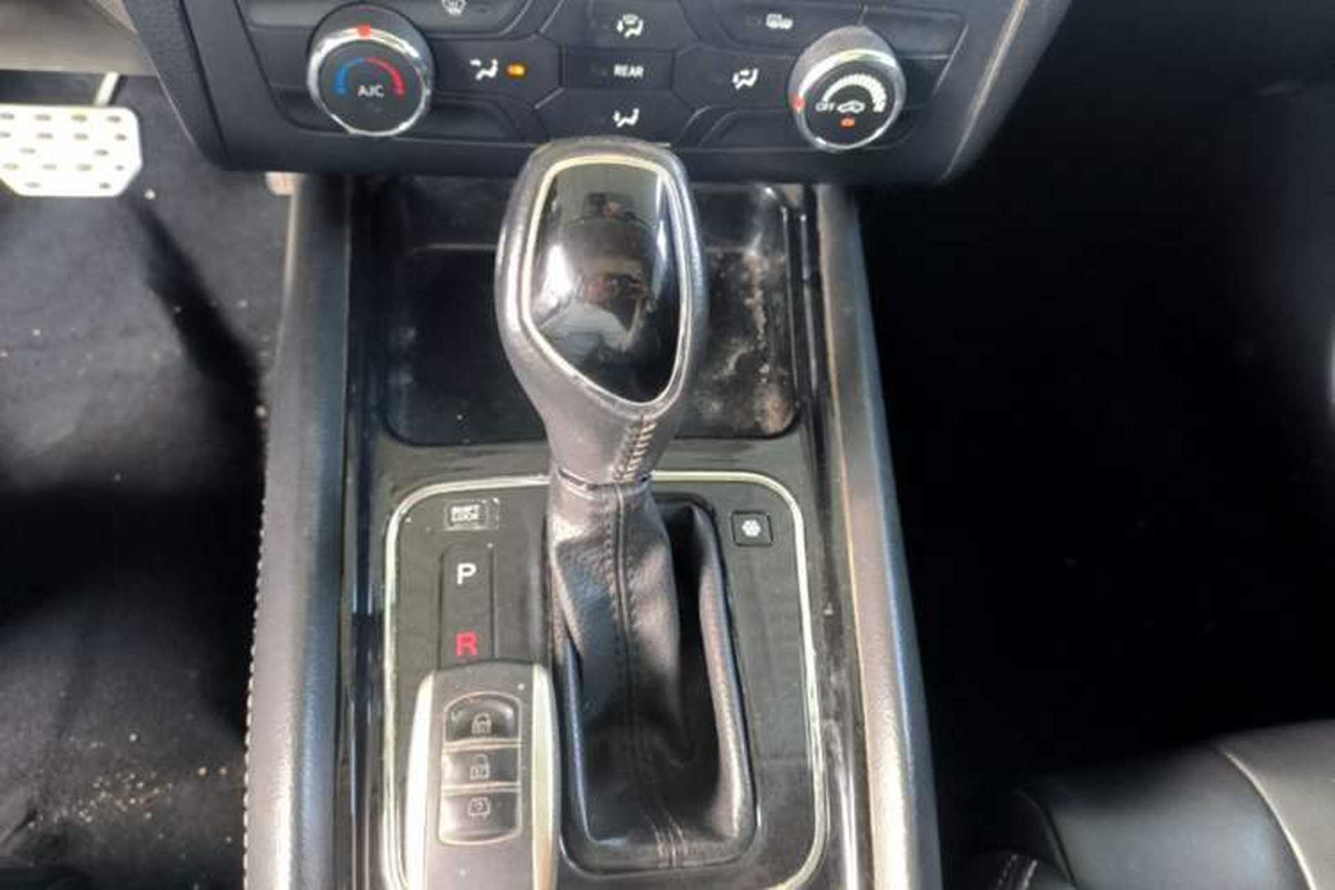 Used Dongfeng Fengon 580 2017 Revised Version 1.5T CVT Luxury Edition Gear Lever