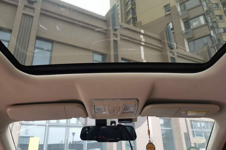 Used Dongfeng Fengon 580 2017 1.5T CVT Smart Style Model Headliner