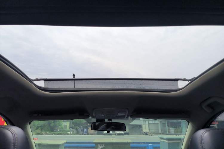 Used Dongfeng Fengon 580 2017 1.5T CVT Smart Style Model Headliner