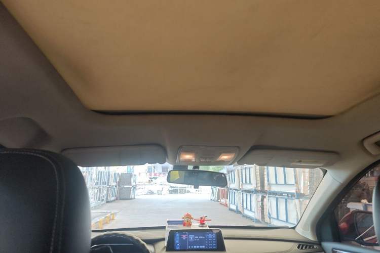 Used Dongfeng Fengon 580 2017 1.5T CVT Smart Style Model Headliner