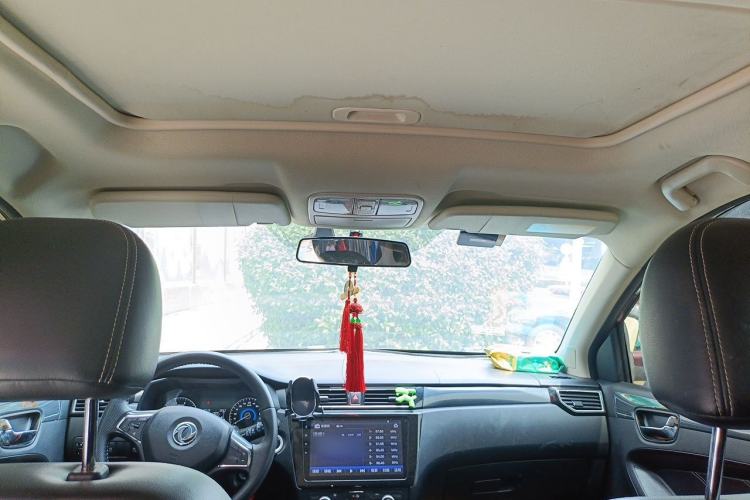 Used Dongfeng Fengon 580 2017 1.5T Manual Luxury Model Headliner